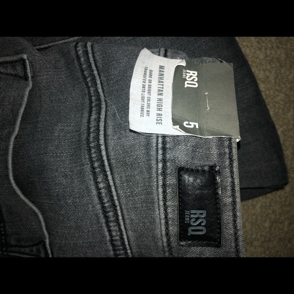NWT Tillys Ripped skinny jeans - Picture 2 of 4